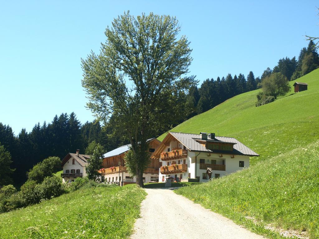Haubenthal Apartment Villabassa Luaran gambar